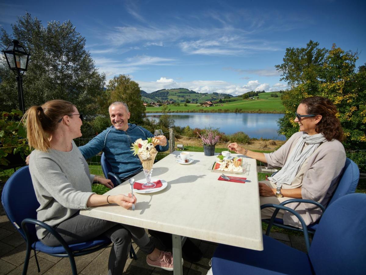 Erlebnisland Grizzlybaer Hotel Langenbuhl Eksteriør billede